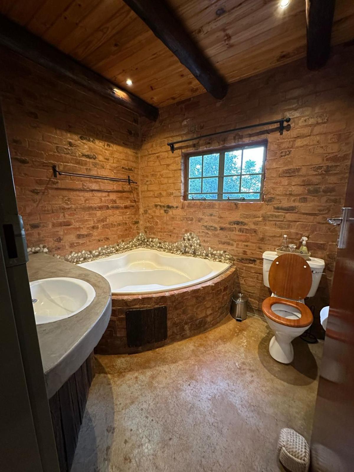 Bushbaby Cottage In Hartbeespoort พริทอเรีย ภายนอก รูปภาพ