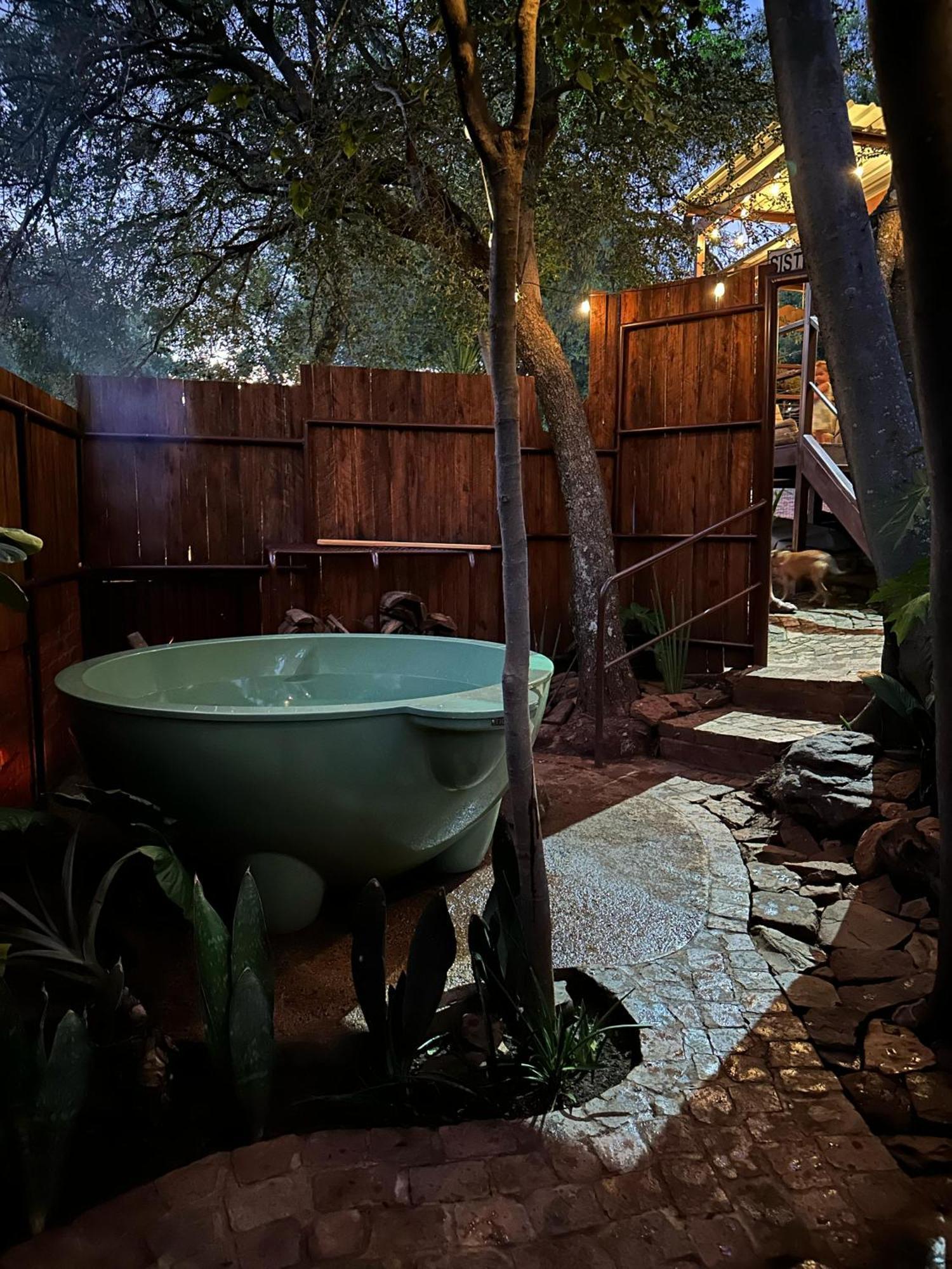 Bushbaby Cottage In Hartbeespoort พริทอเรีย ภายนอก รูปภาพ